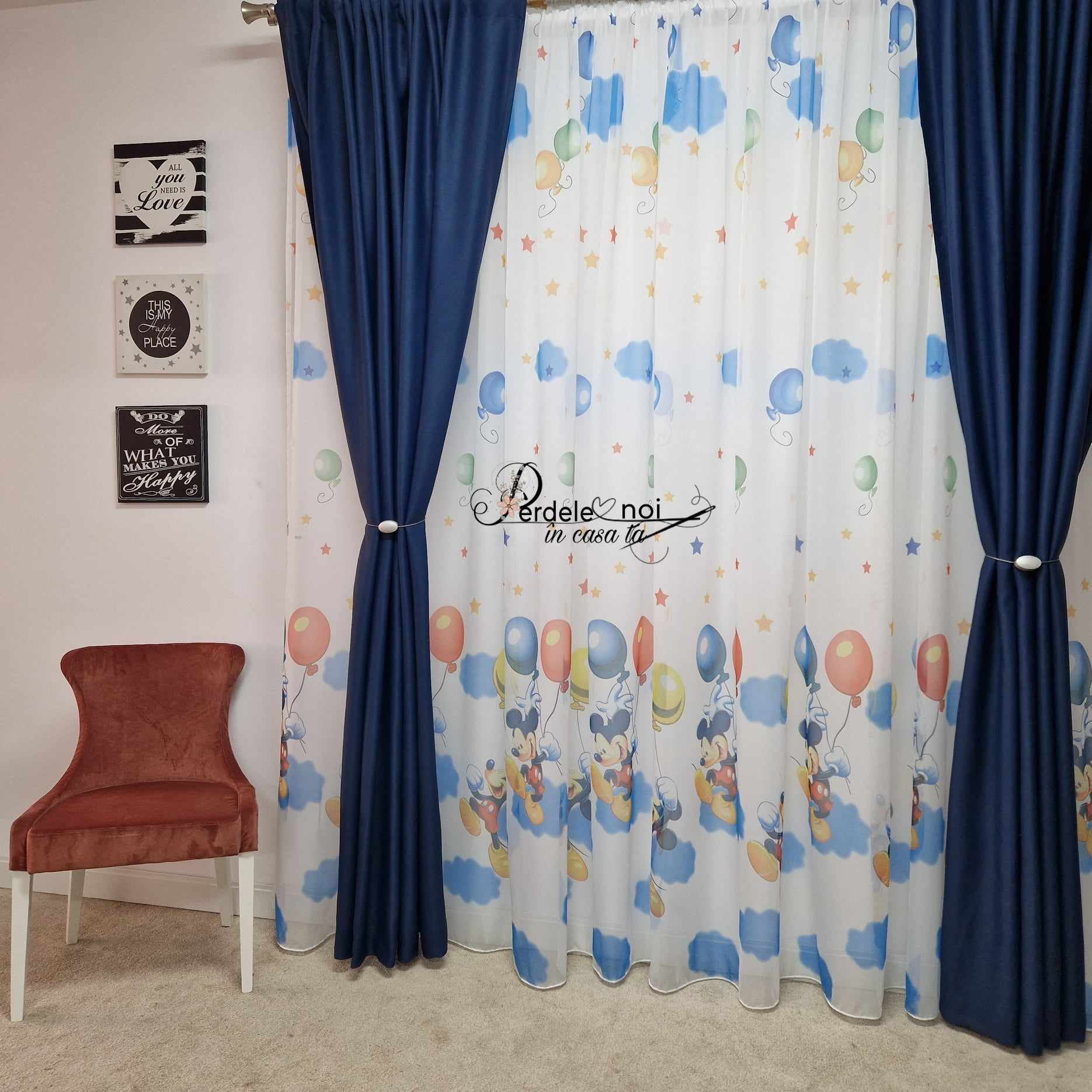Sale Perdea Mickey cu baloane, 2m x 2,20h, rejansa fagure 6cm Sale Perdea Mickey cu baloane, 2m x 2,20h, rejansa fagure 6cm