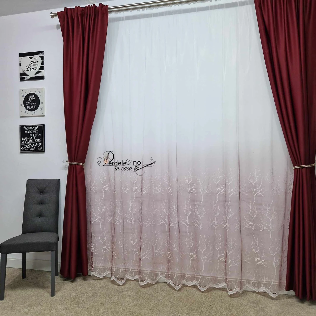Set Deniz - perdea tulle copăcei grena și draperie blackout uni grena Set Deniz - perdea tulle copăcei grena și draperie blackout uni grena
