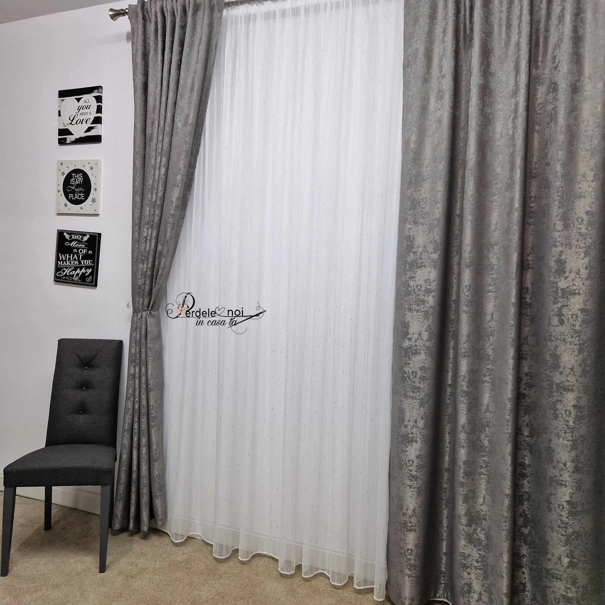 Set Azra - perdea borangic gri și draperie nisip gri Set Azra - perdea borangic gri și draperie nisip gri