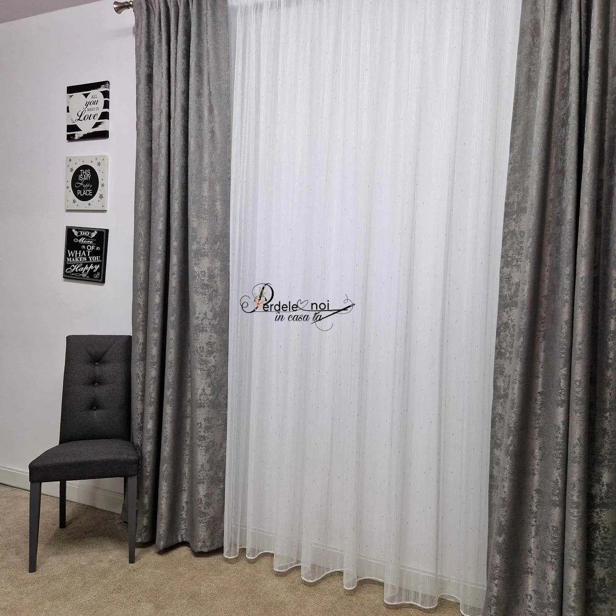 Set Azra - perdea borangic gri și draperie nisip gri Set Azra - perdea borangic gri și draperie nisip gri