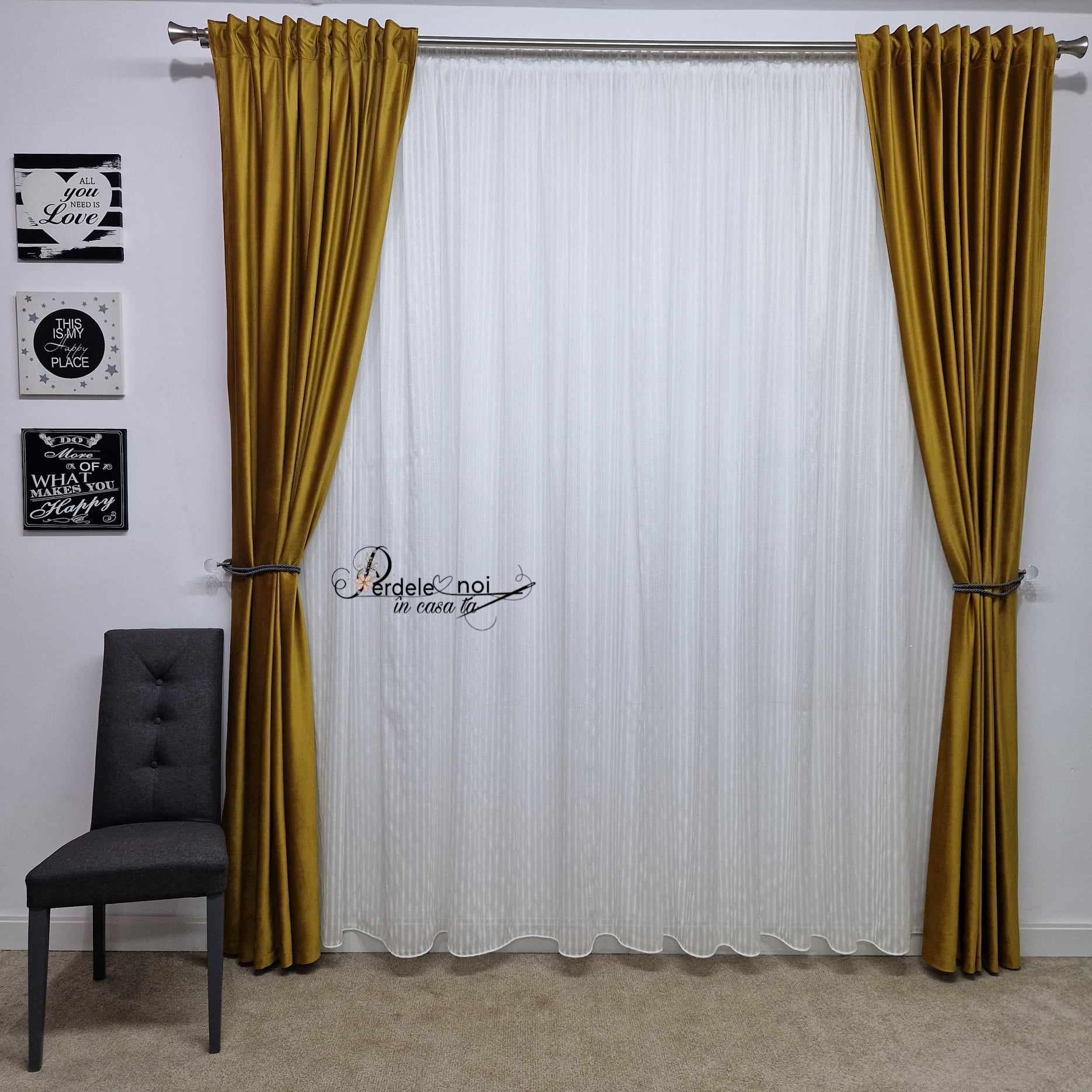 Set Defne alb - perdea Defne alb și draperie catifea muștar Set Defne alb - perdea Defne alb și draperie catifea muștar