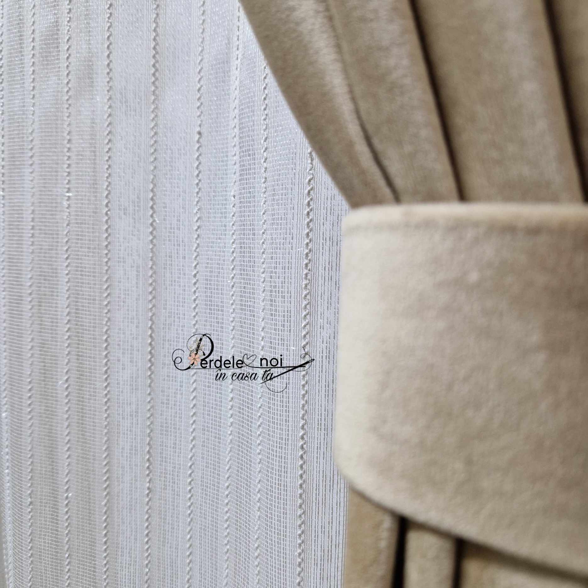 Set Defne Ivoire - Perdea Defne Ivoire și Draperie catifea cappuccino Set Defne Ivoire - Perdea Defne Ivoire și Draperie catifea cappuccino