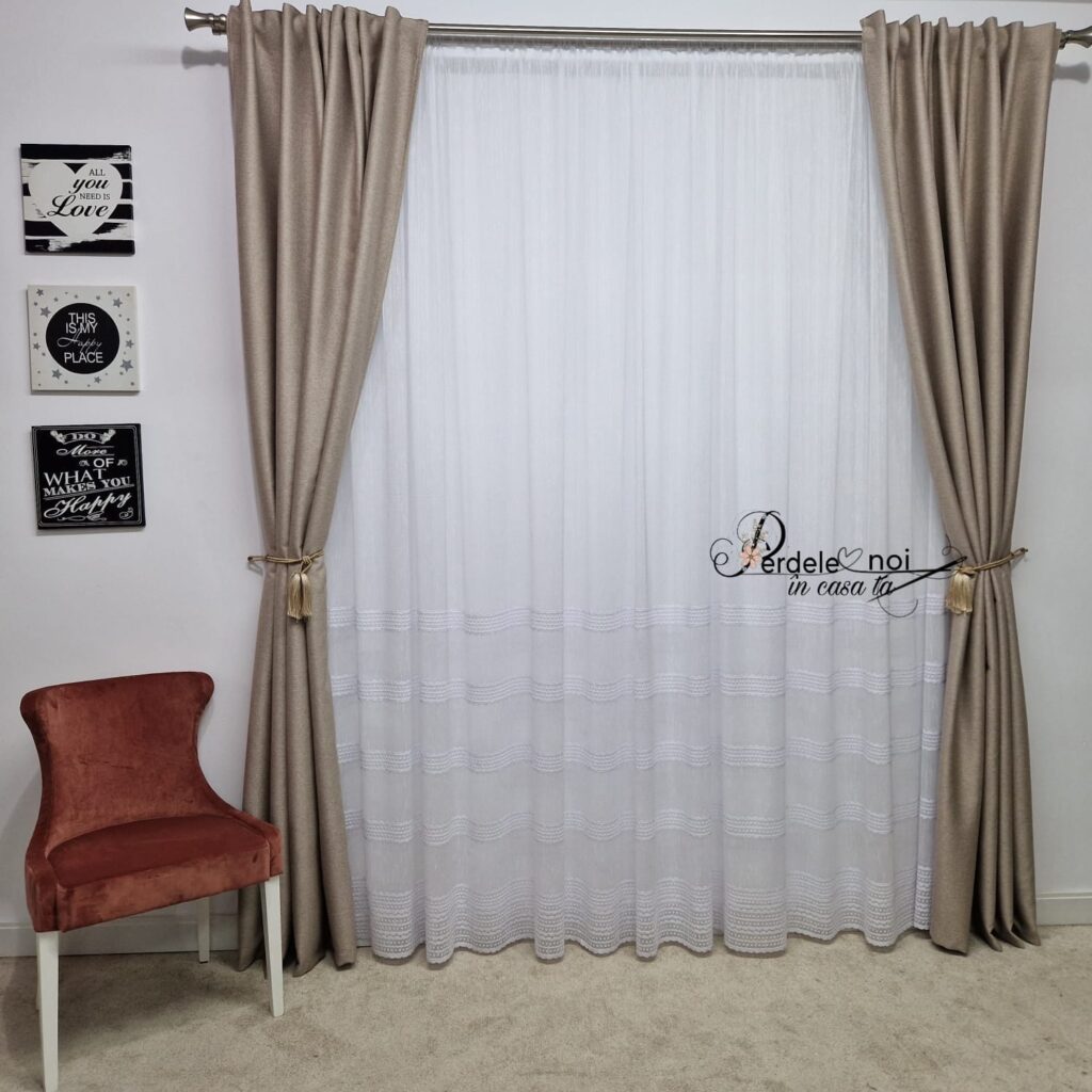 Sale Perdea borangic ivoire cu dungi brodate, 2.9m x 2,40h, rejansa universala