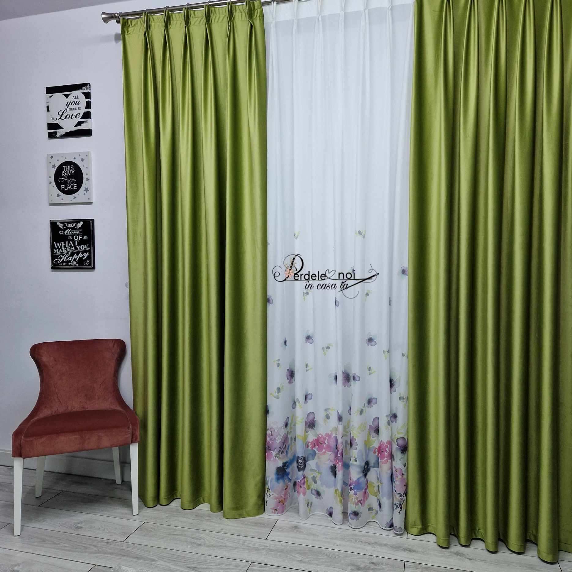 Draperie catifea verde fistic Draperie catifea verde fistic