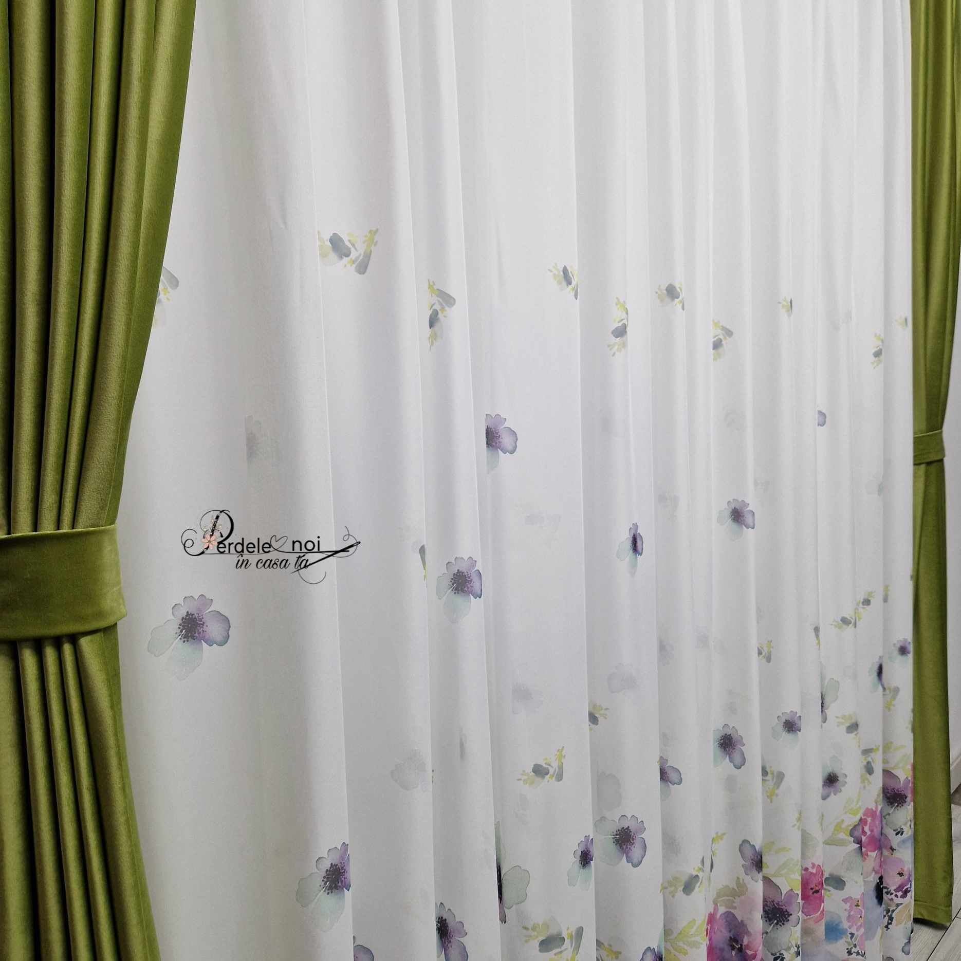 Draperie catifea verde fistic Draperie catifea verde fistic