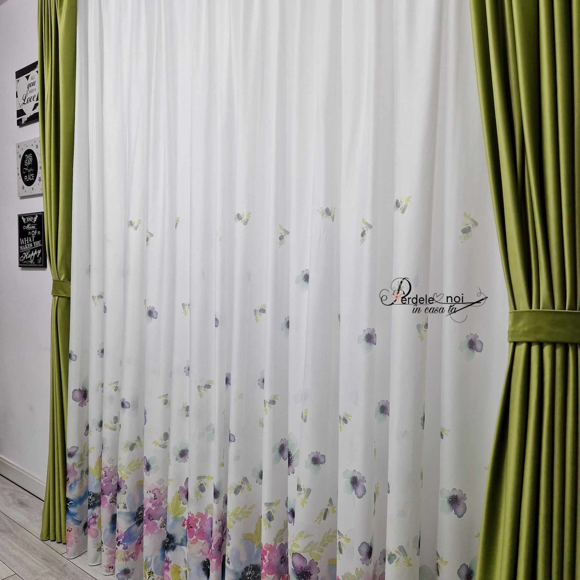 Draperie catifea verde fistic Draperie catifea verde fistic