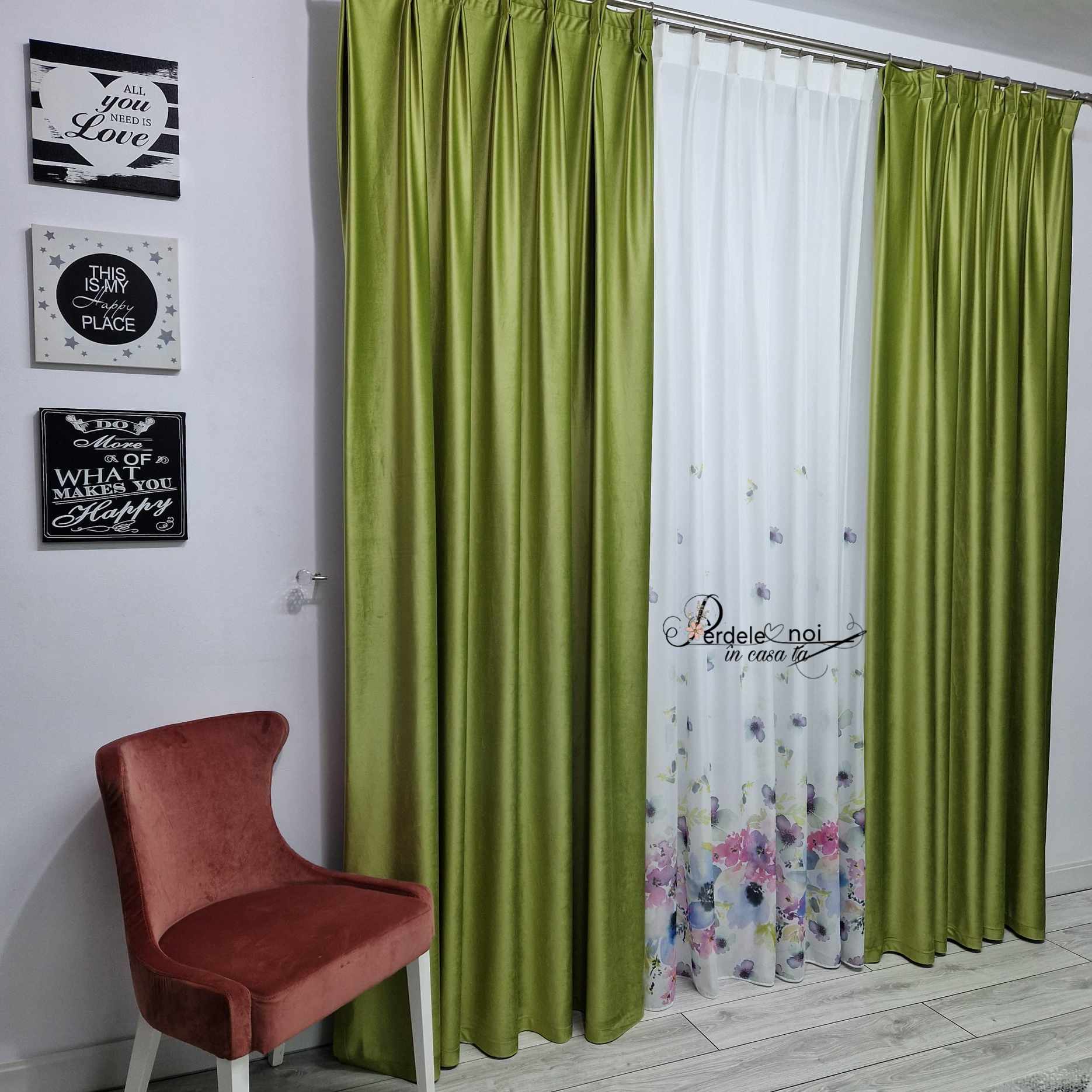 Draperie catifea verde fistic Draperie catifea verde fistic