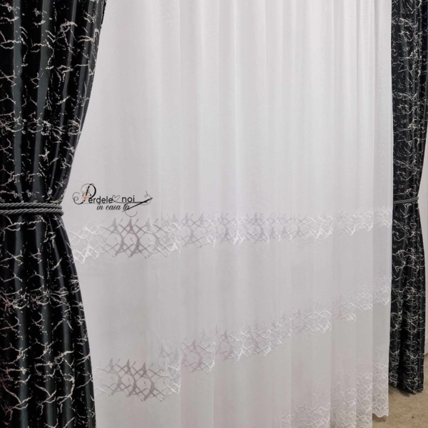 Sale Perdea model piatra sparta, brodata pe bambus, 4,7m x 2.40h, rejansa universala Sale Perdea model piatra sparta, brodata pe bambus, 4,7m x 2.40h, rejansa universala