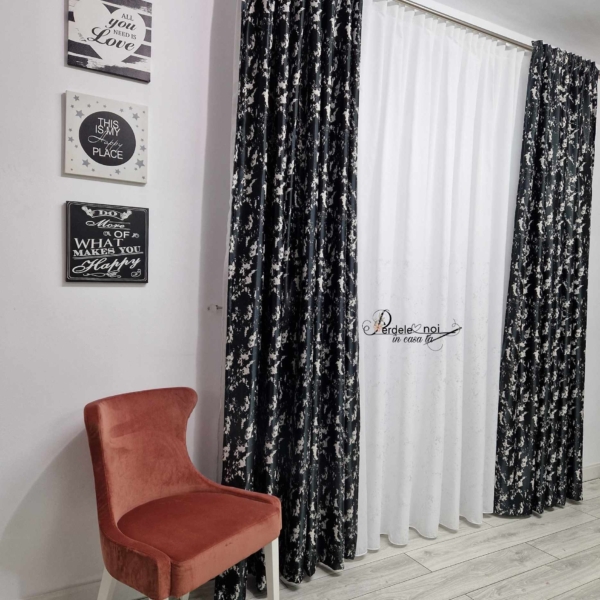 Draperie blackout negru-gri cu model