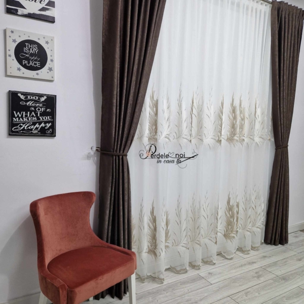 Sale Perdea cu frunze bej brodate, 2,90 x 2.40h, rejansa universala Sale Perdea cu frunze bej brodate, 2,90 x 2.40h, rejansa universala
