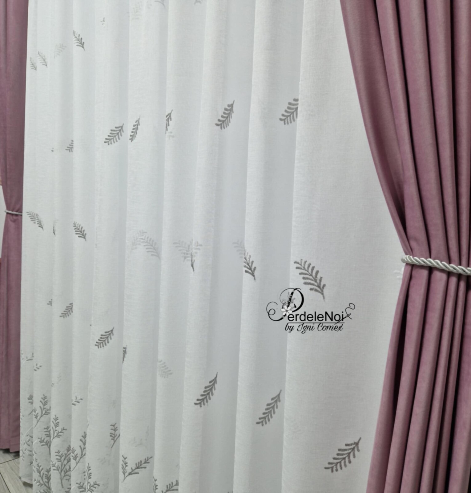 Draperie catifea roz Draperie catifea roz