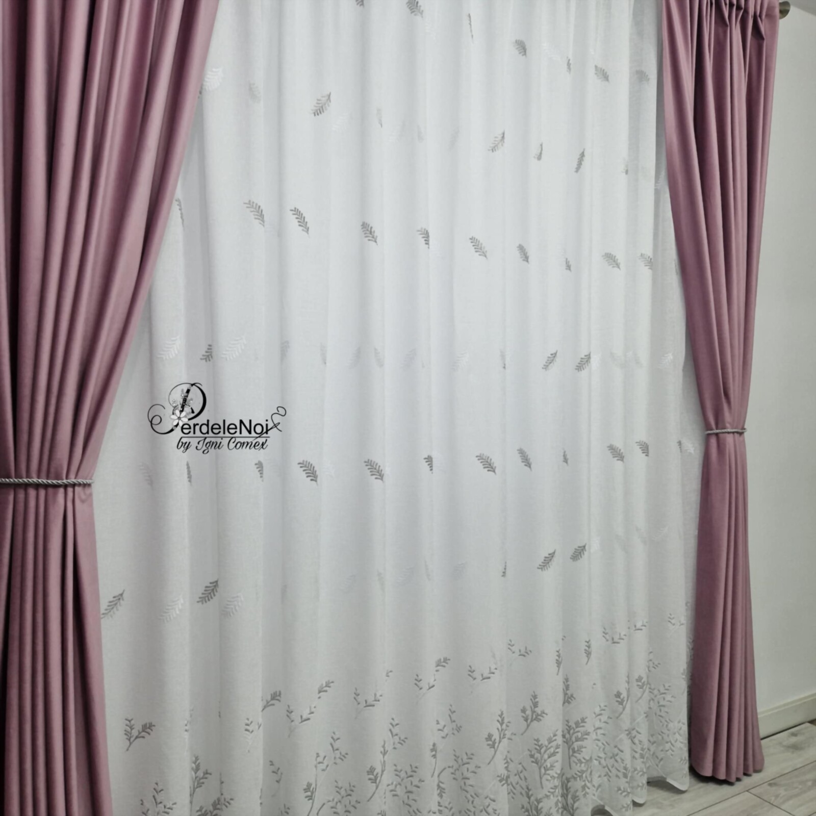 Draperie catifea roz Draperie catifea roz