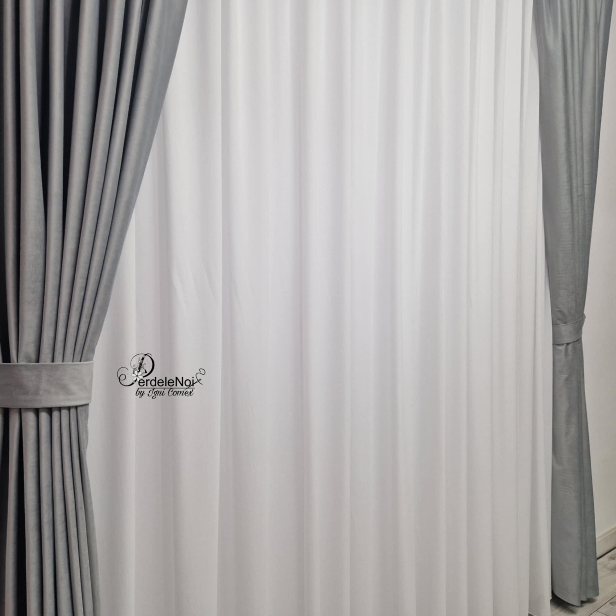 Draperie catifea gri deschis blackout 100% Draperie catifea gri deschis blackout 100%