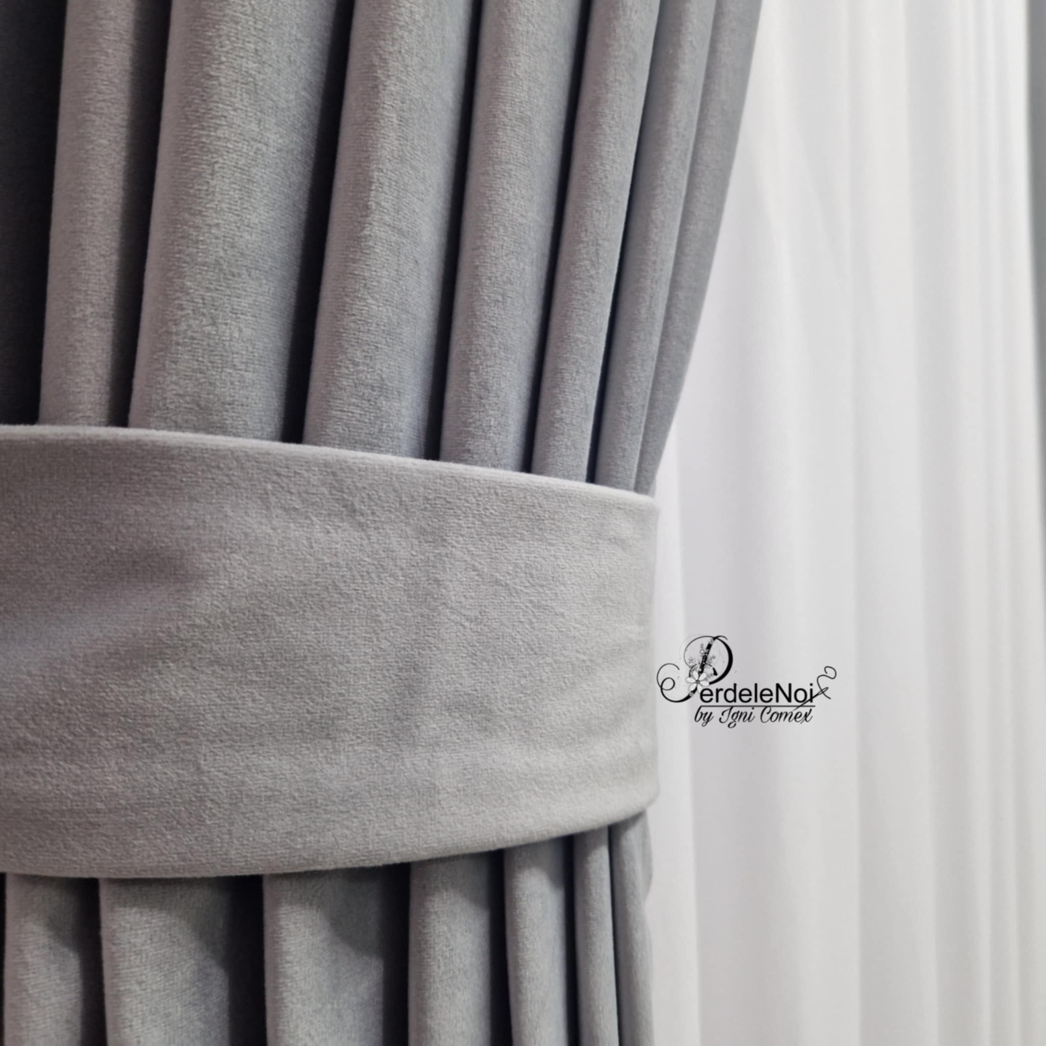 Draperie catifea gri deschis blackout 100% Draperie catifea gri deschis blackout 100%