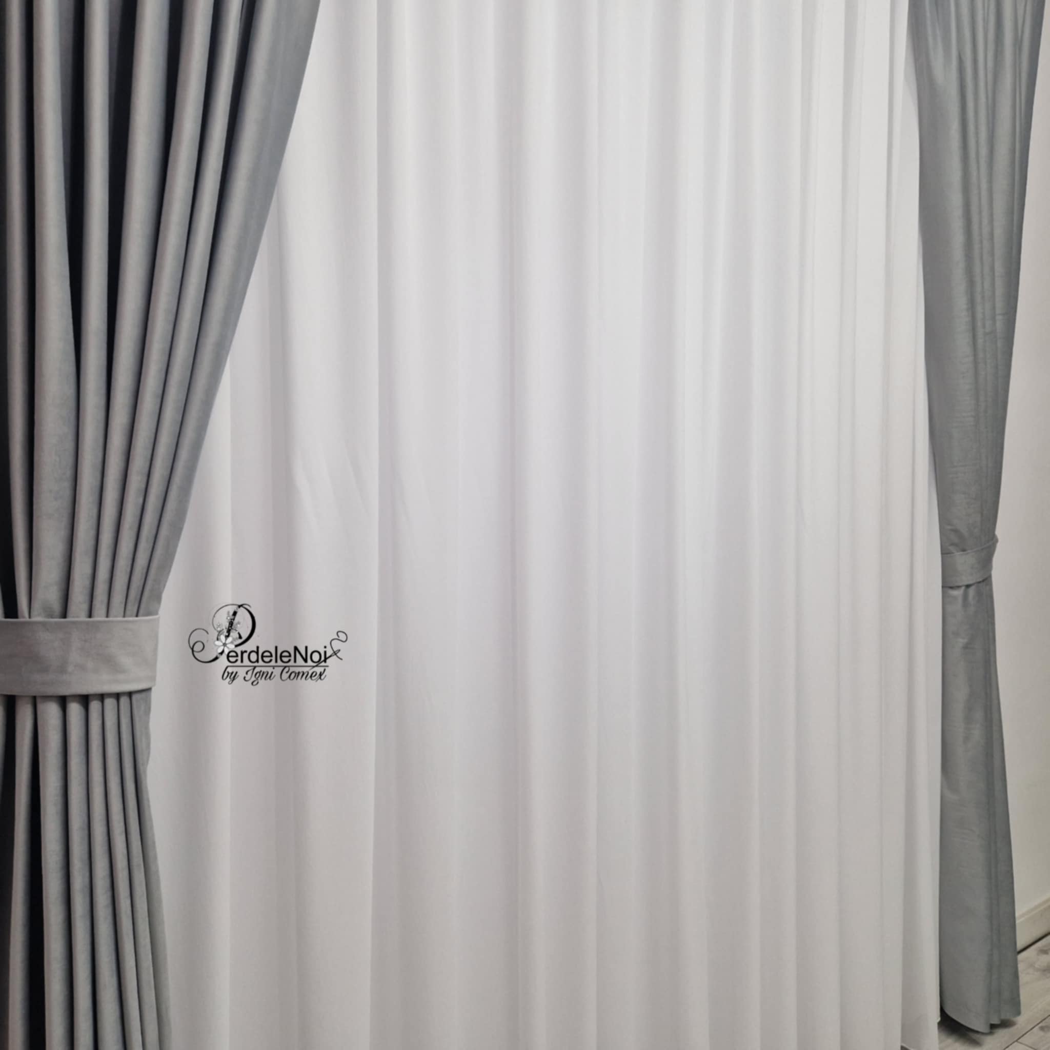 Draperie catifea gri deschis blackout 100% Draperie catifea gri deschis blackout 100%