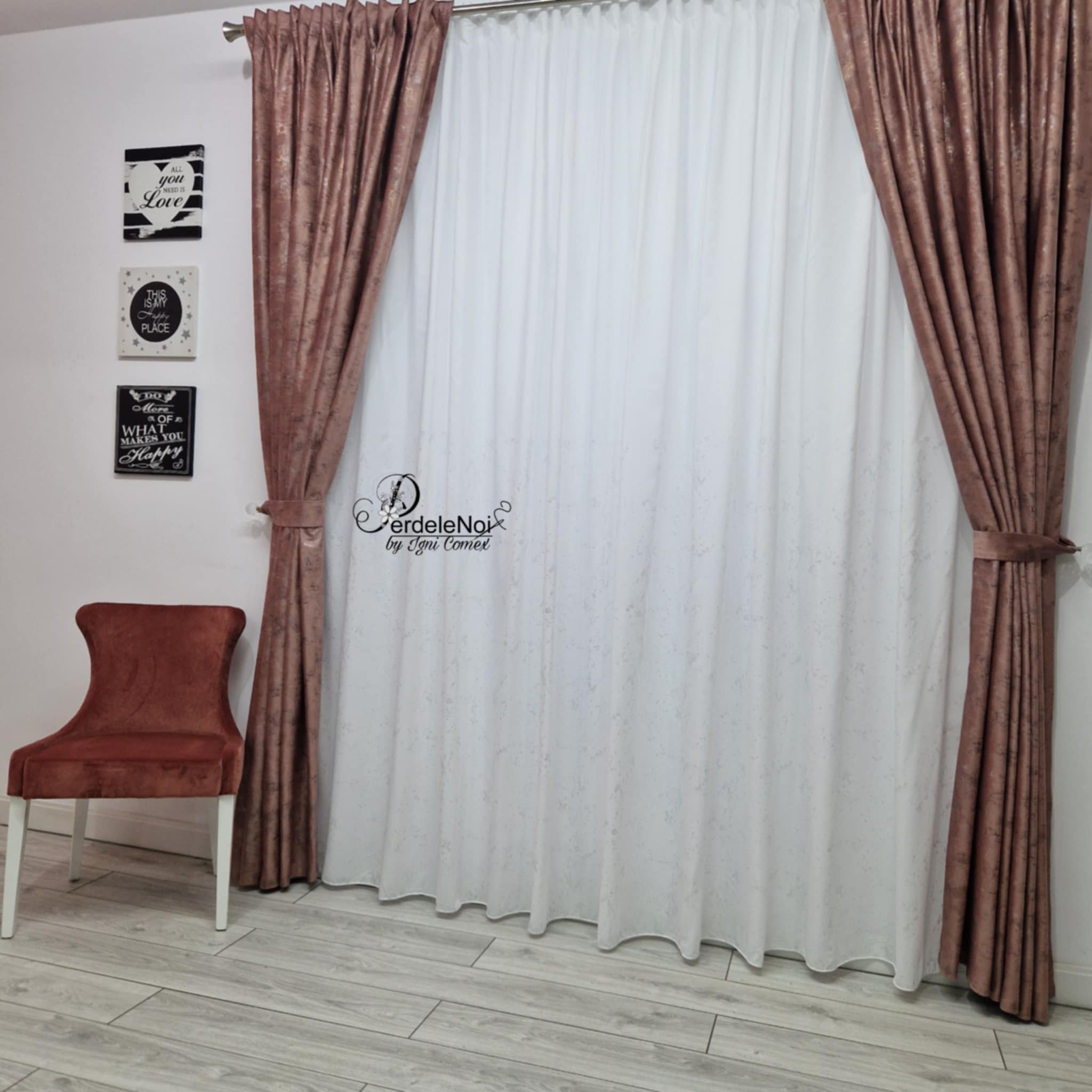 Draperie catifea roz cu model Etna Draperie catifea roz cu model Etna