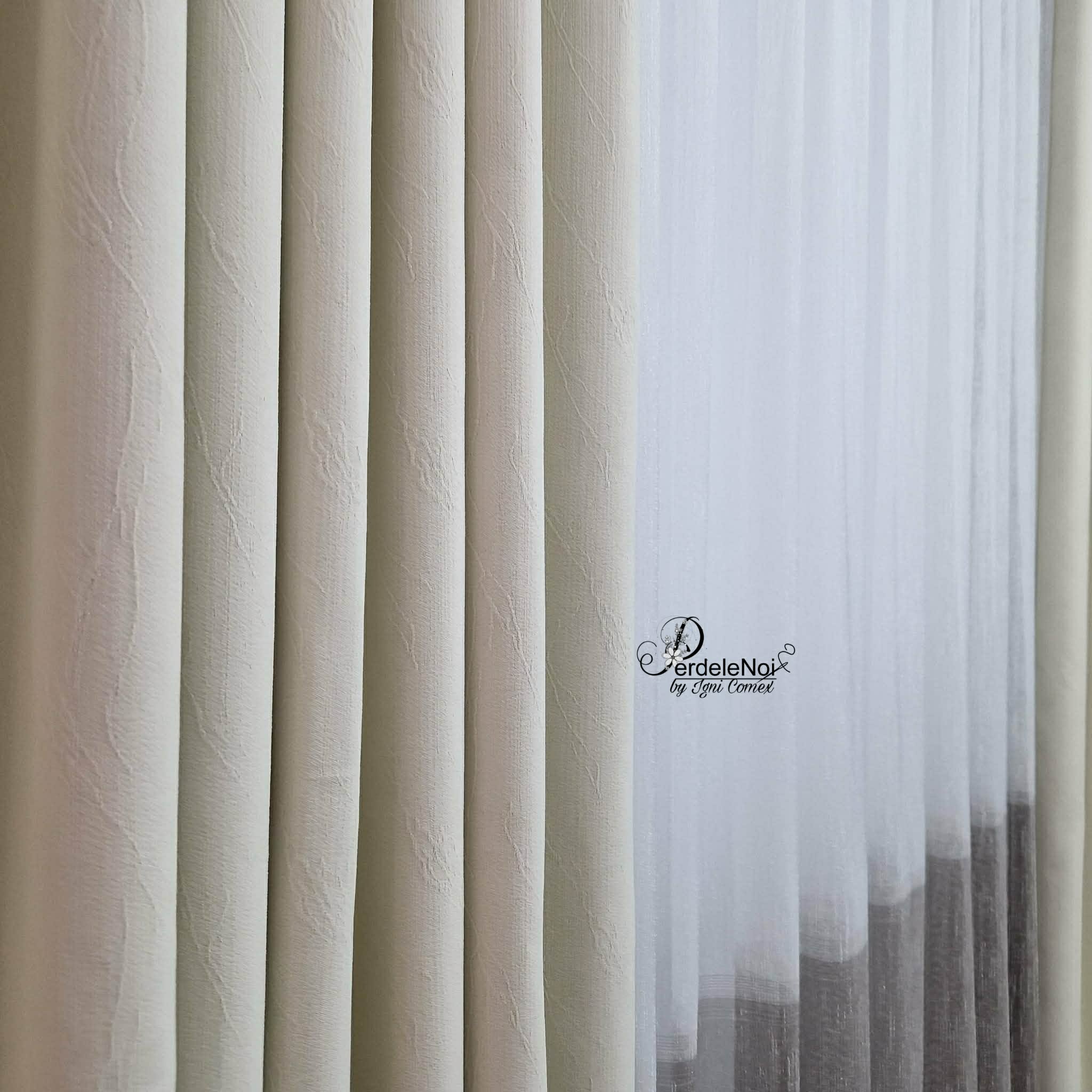 Draperie din stofă ivoire Draperie din stofă ivoire