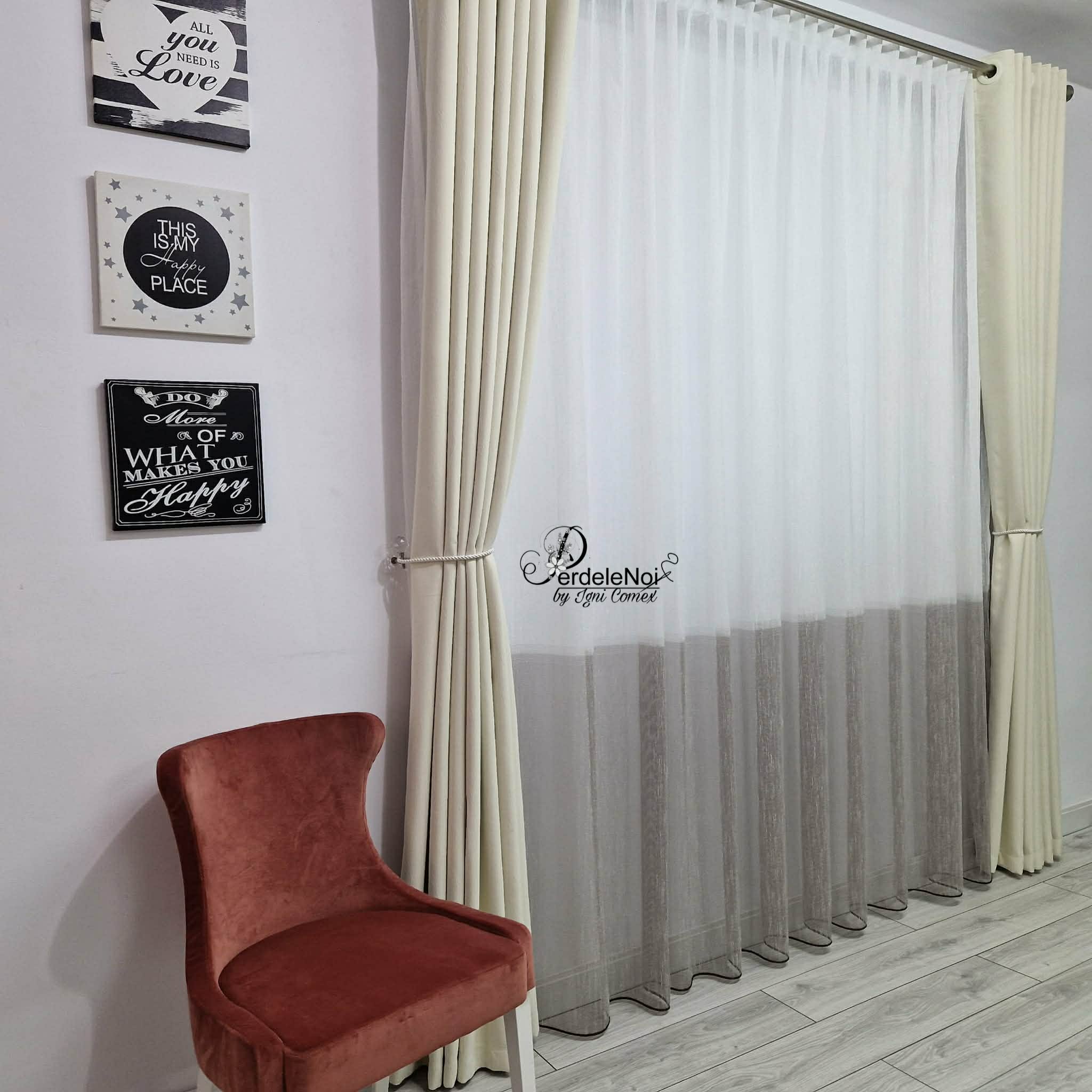 Draperie din stofă ivoire Draperie din stofă ivoire