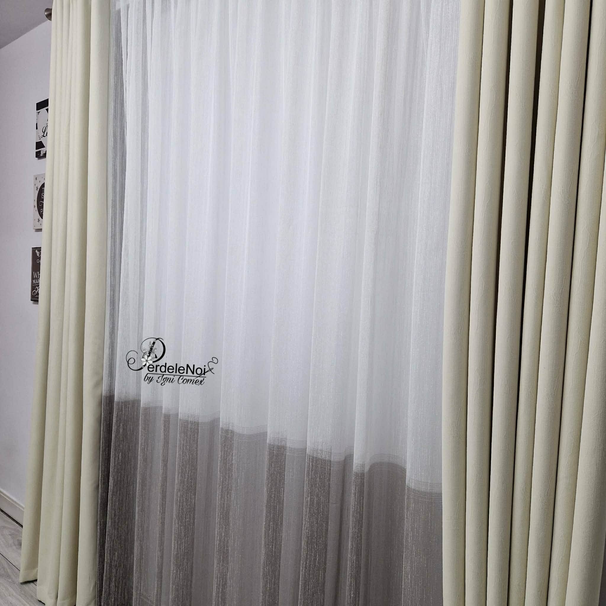 Draperie din stofă ivoire Draperie din stofă ivoire