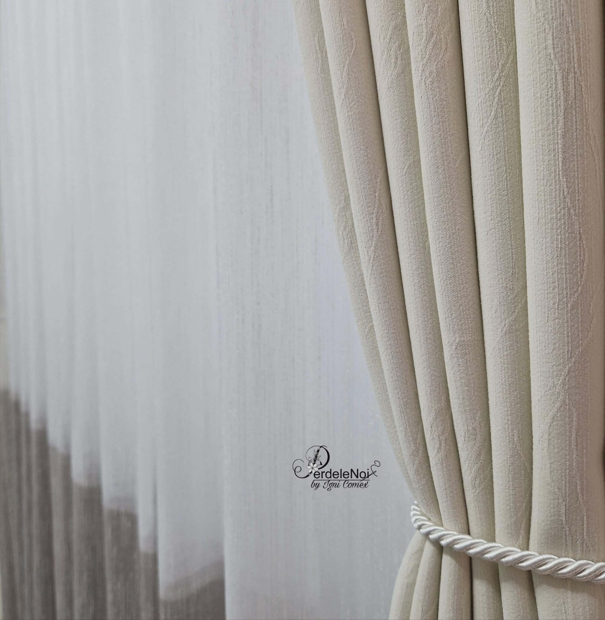 Draperie din stofă ivoire Draperie din stofă ivoire