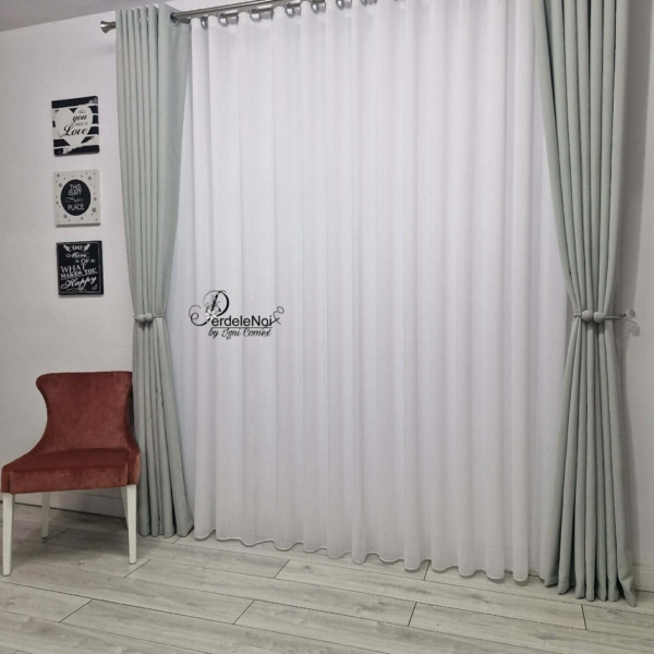 Draperie din stofă gri deschis Draperie din stofă gri deschis