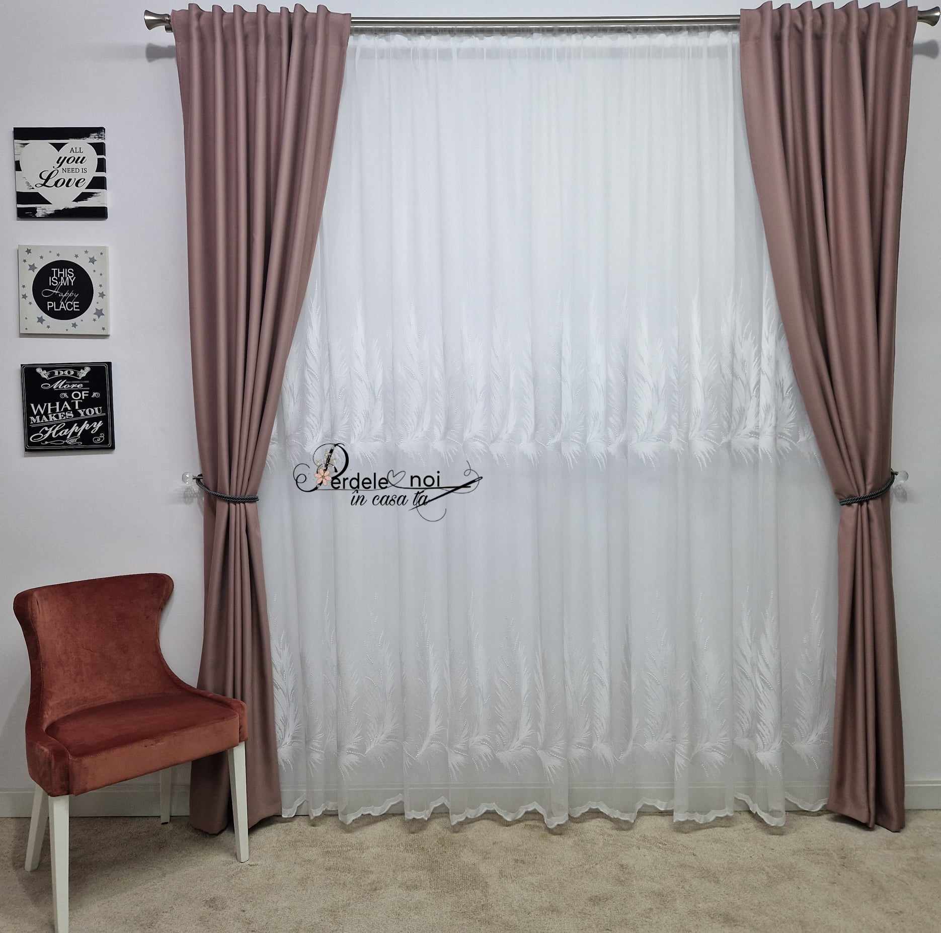 Sale Perdea cu frunze albe brodate, 200x240cm, inele silver încorporate. Sale Perdea cu frunze albe brodate, 200x240cm, inele silver încorporate.