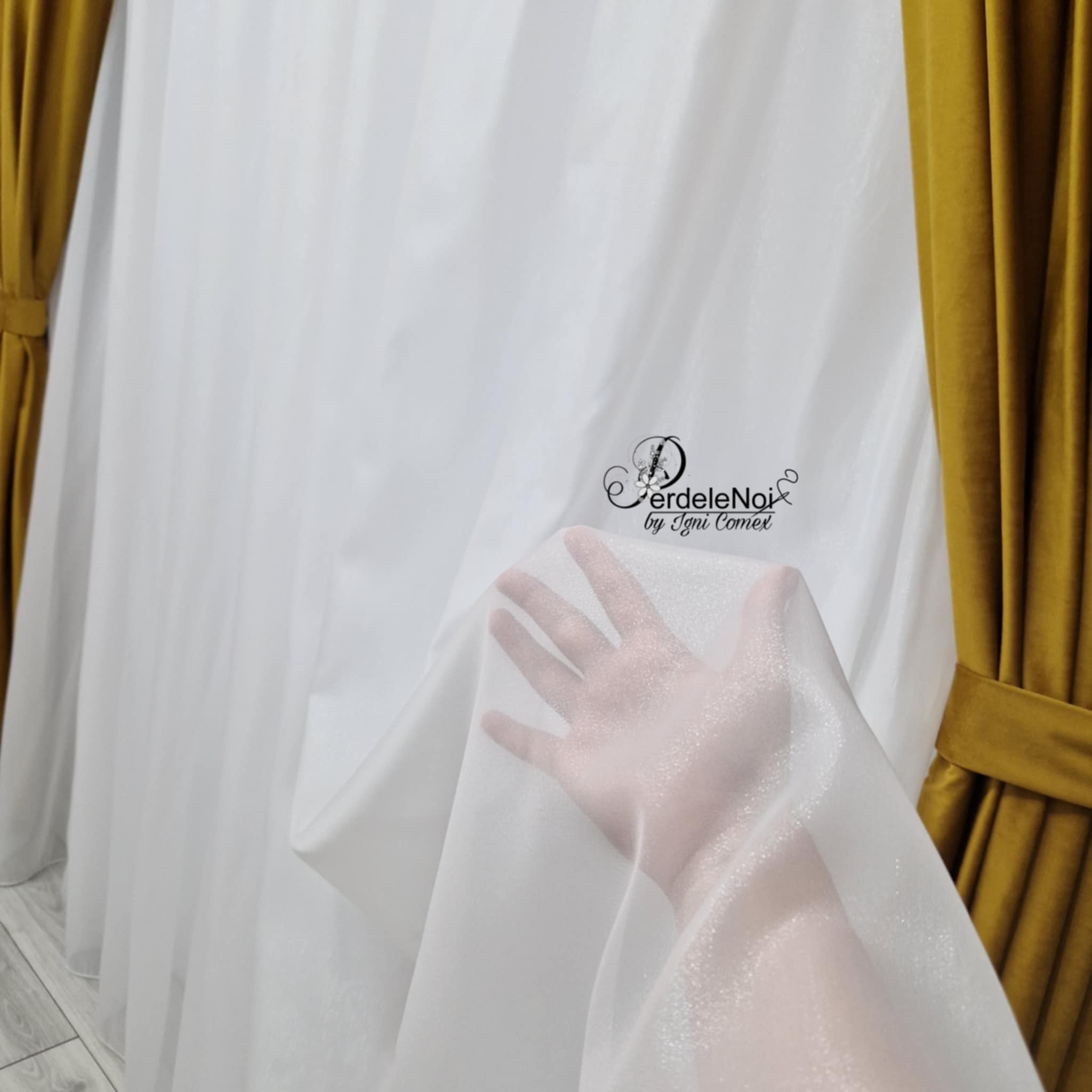 Sale Perdea alba, sidefata, 2m x 1.85h, rejansa universala Sale Perdea alba, sidefata, 2m x 1.85h, rejansa universala