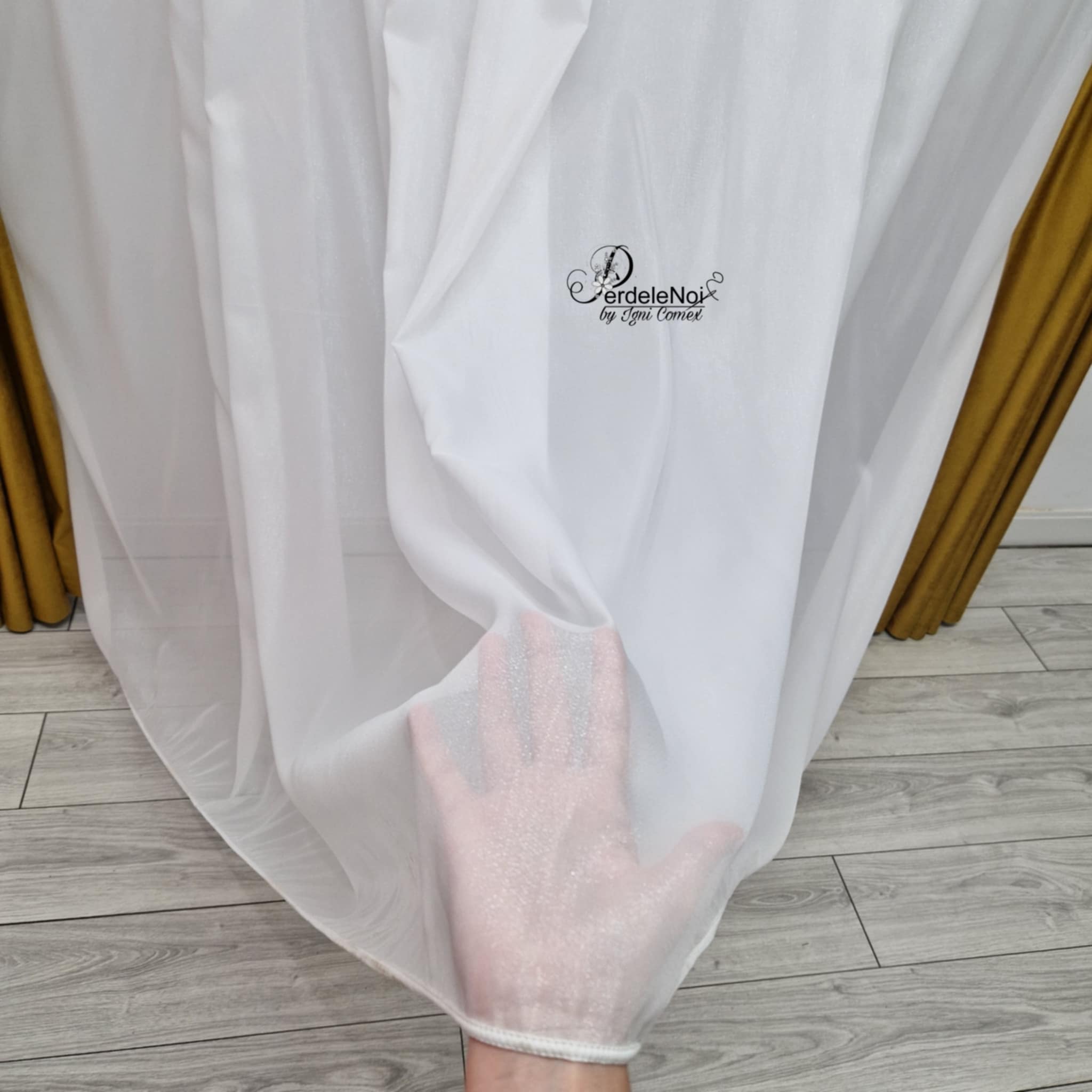 Sale Perdea alba, sidefata, 2m x 1.85h, rejansa universala Sale Perdea alba, sidefata, 2m x 1.85h, rejansa universala