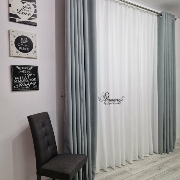 Draperie din stofă gri