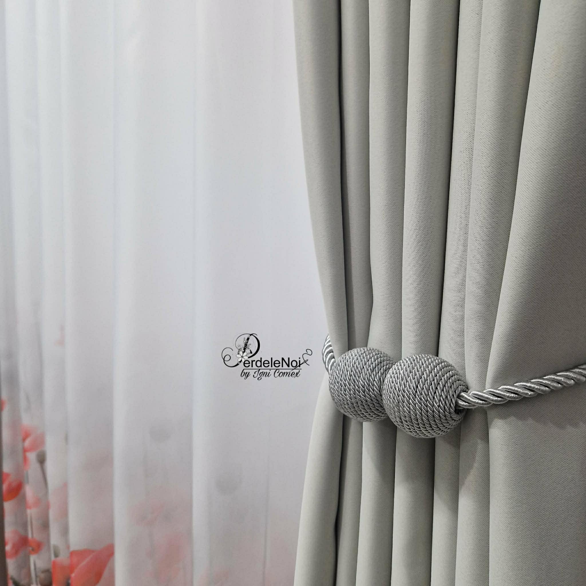 Draperie blackout uni gri deschis Draperie blackout uni gri deschis